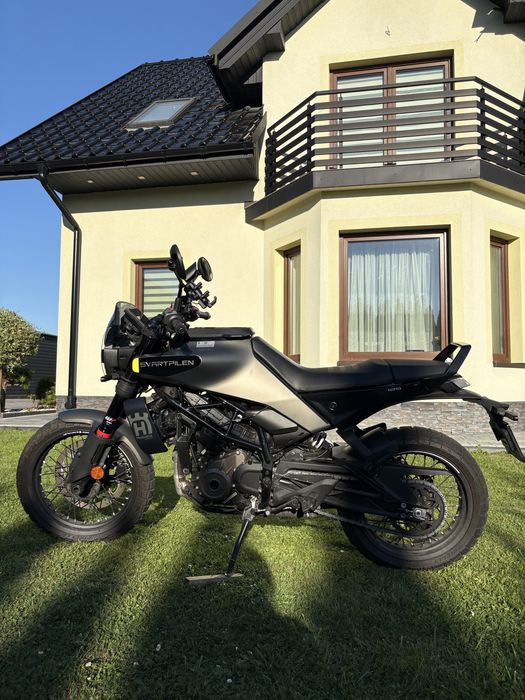 Motocykl Husqvarna Svarpilen 125 Model 2025 kat B  Gwarancja Stan Idealny  15KM