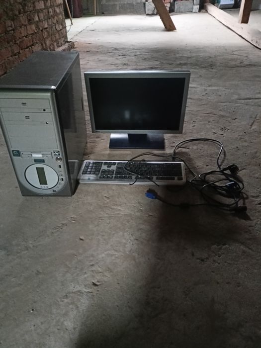 Komputer stacjonarny