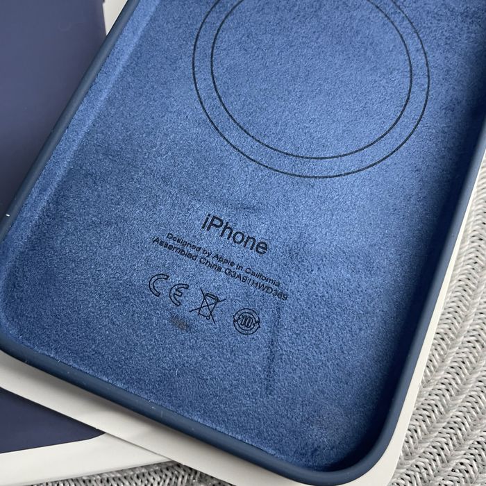 Чехол Silicone Case MagSafe with Animation iPhone 15/14/Pro Max