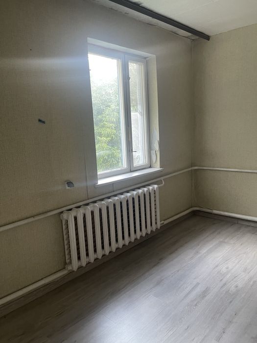 Продам будинок на 2 входи центр с. Фурси