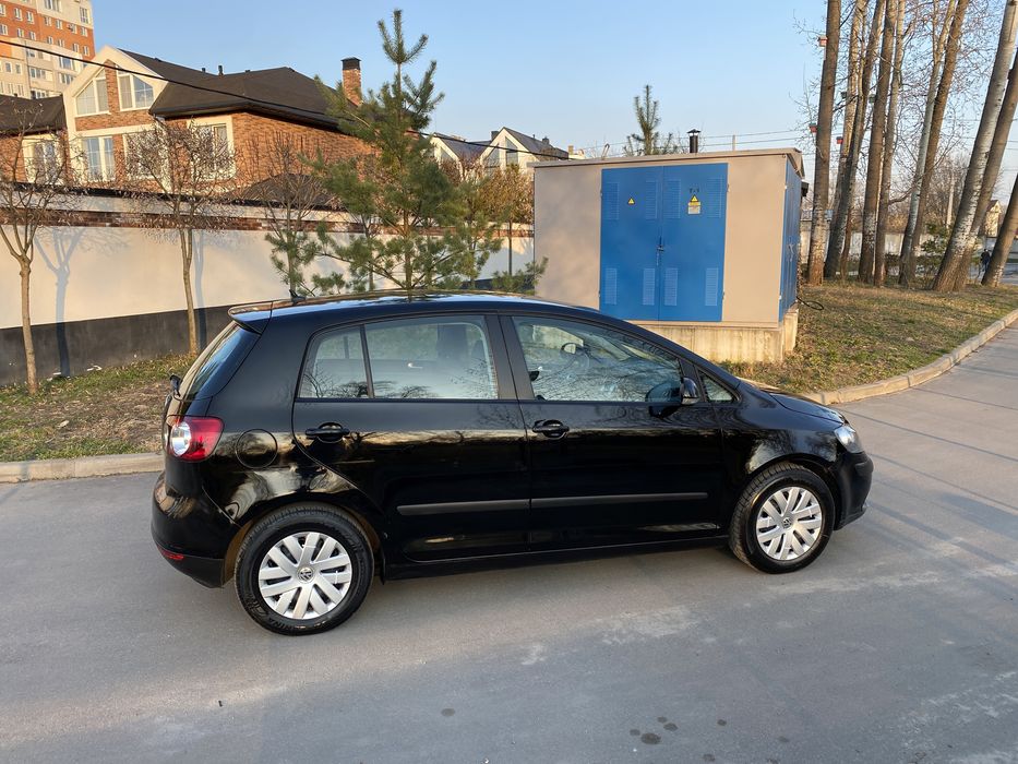 Volkswagen Golf Plus 2005 1.4 Мпі Бензин