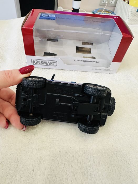Металева машинка джип Kinsmart Ford Bronco