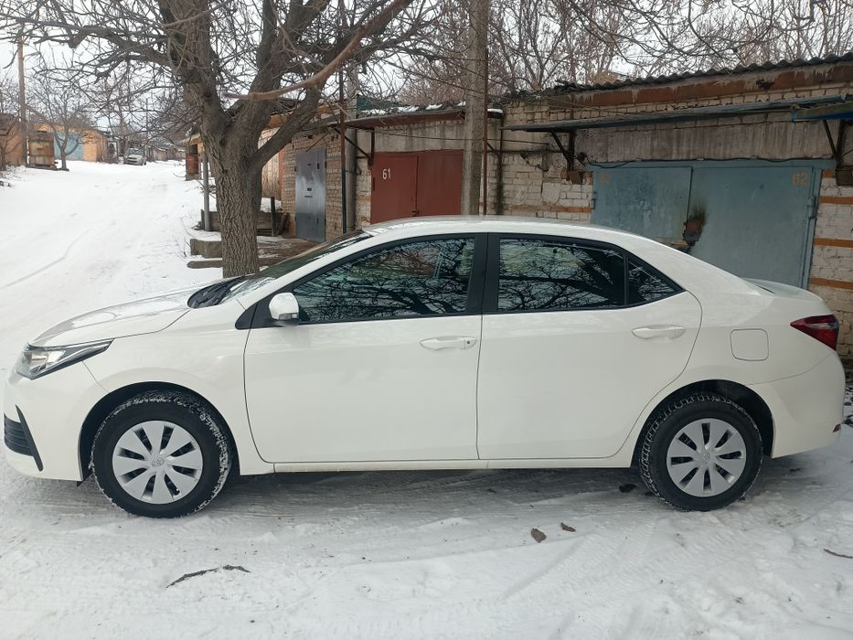 Продам офіційну  Toyota Corolla 2017