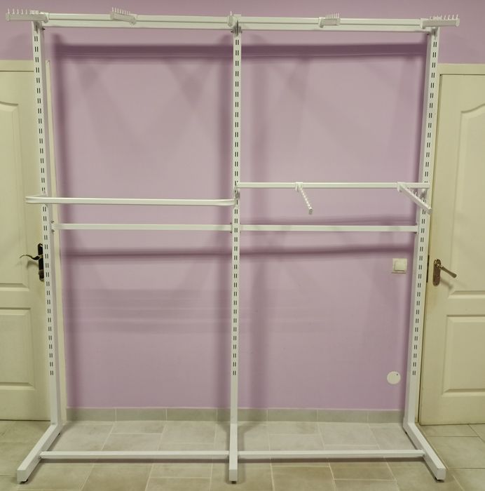 Продаж торгового обладнання для магазину Взуття та Одягу б/у