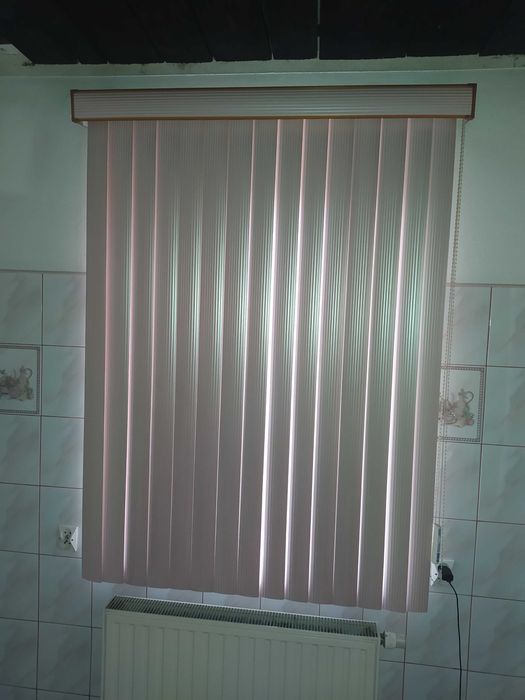 Roleta okienna pionowa szer.120 wys.160. Cana za dwie sztuki.