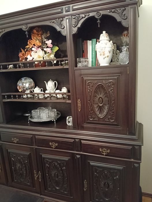 Móvel de Sala/Aparador Antigo