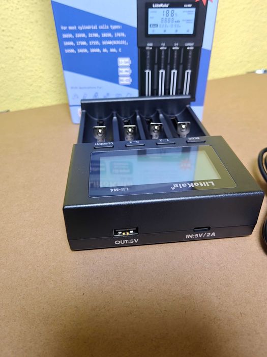 Carregador de Pilhas e baterias Inteligente LiitoKala Lii-M4 LCD Novo