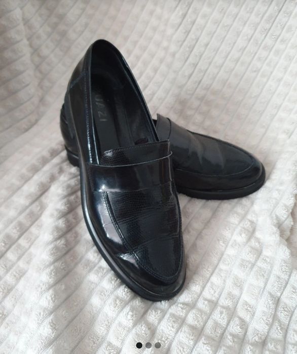 Lakierowane półbuty