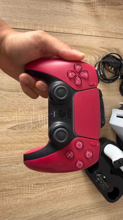 Playstation 5 versão Disco + 3 comandos + 3 jogos