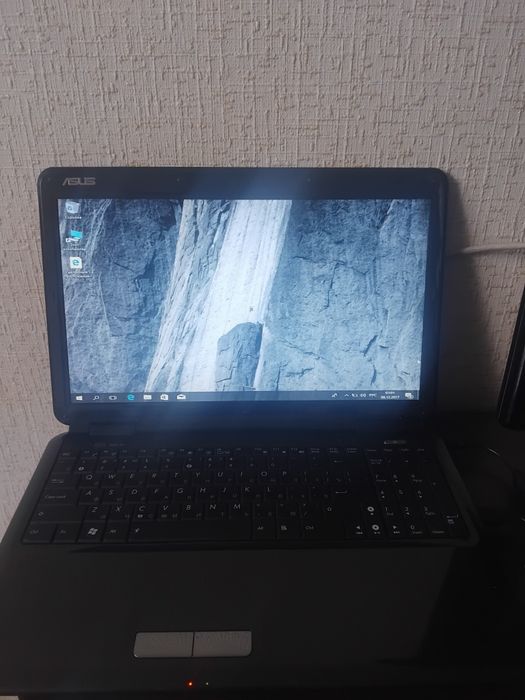 Продам ноутбук ASUS.