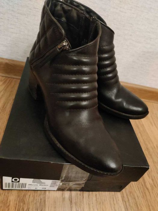 Ботинки осінні жіночі.