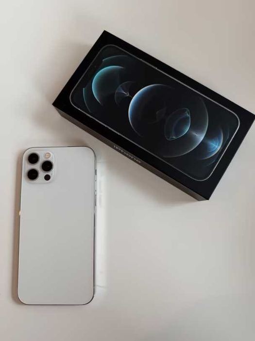 iPhone 12 Pro Srebrny 128 GB Bez Uszkodzeń Ani Blokad + Ładowarka