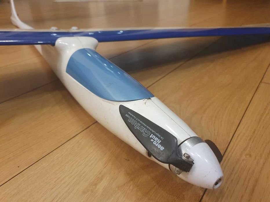 Szybowiec RC Champion firmy Reichard Modelsport - gotowy do lotu