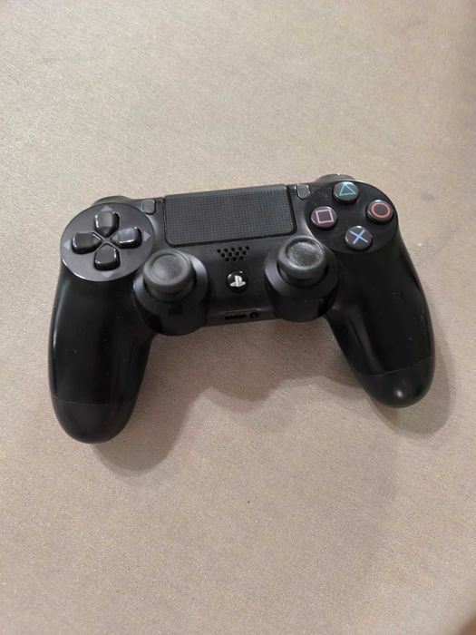 Play Station 4.