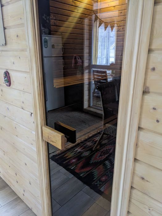 Садиба з лазнею в горах . Лазня включена в ціну.Оснащені акумуляторами
