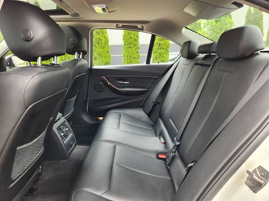BMW 3 Series 328i xDrive      2014