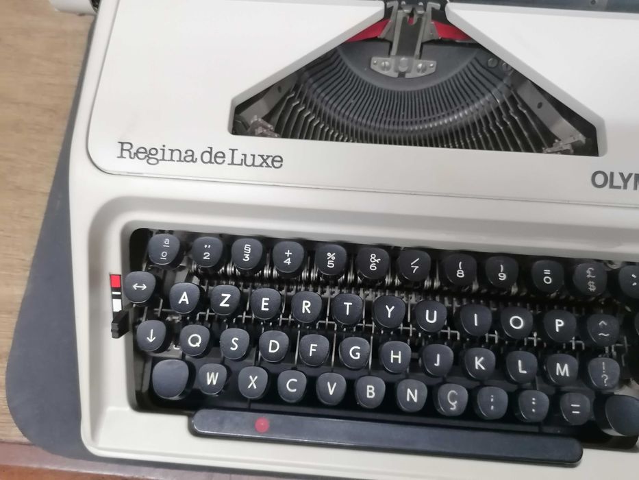 Maquina de escrever Olympia