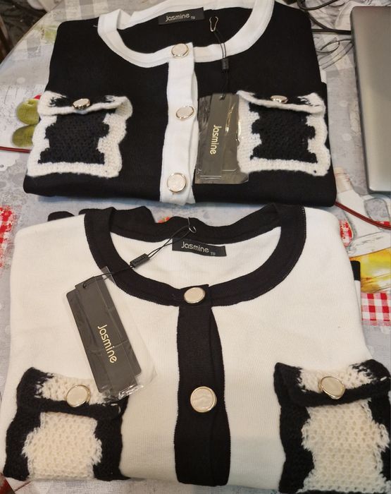 Vendo casacos de malha novos