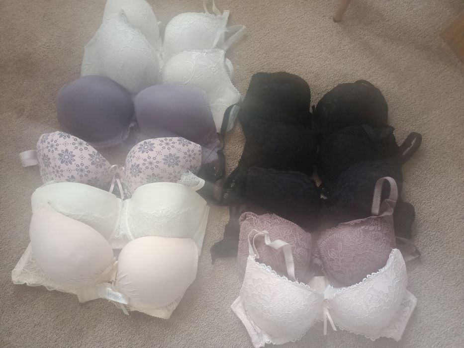 Sprzedam Biustonosze