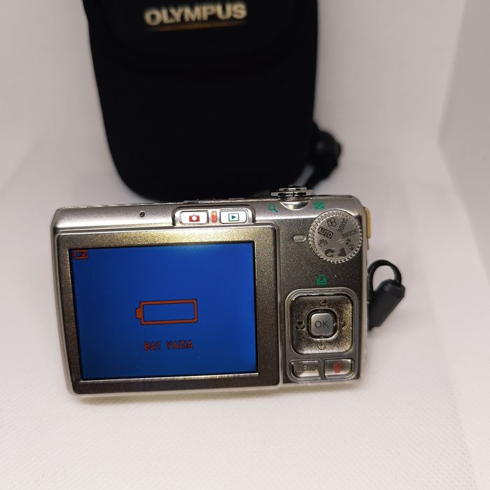 Câmara Fotográfica Digital Olympus FE-230 7.1MP Silver Testada