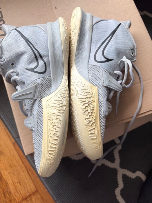 Calçados unissex à venda