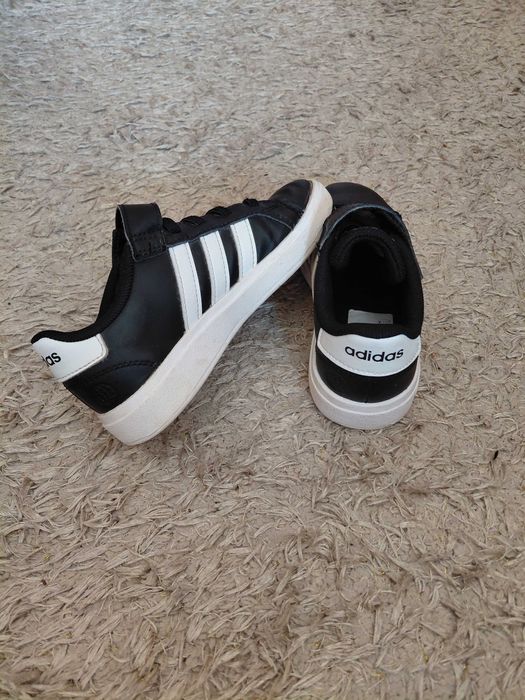 Sapatilha adidas unisexo