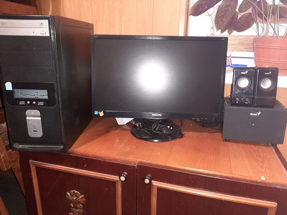 Стаціонарний  комп'ютер