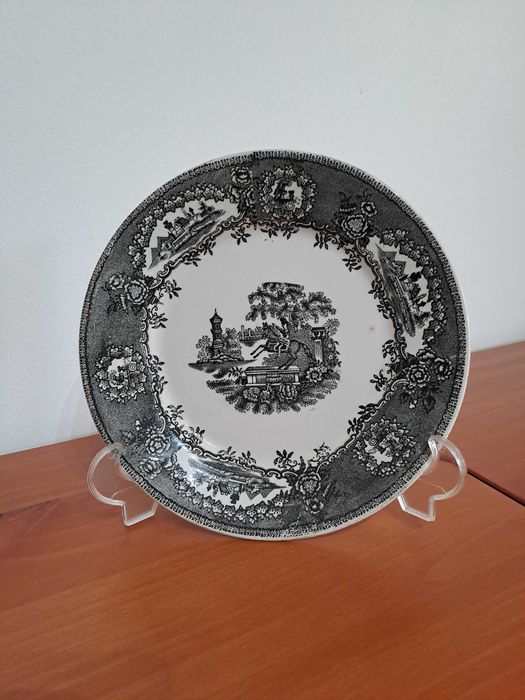 Pratos da Real Fábrica de Sacavem