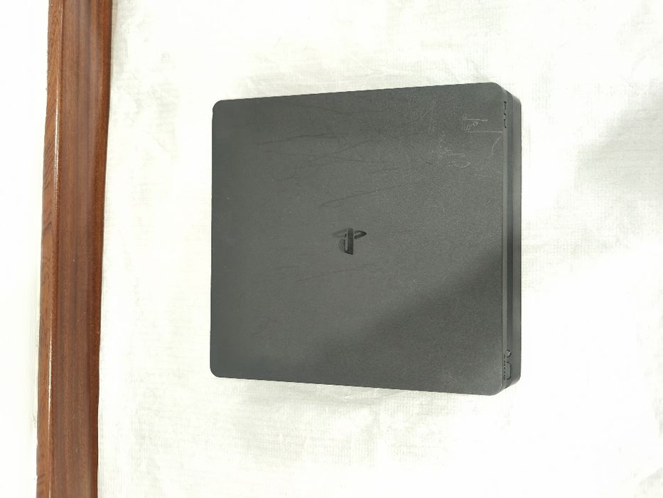 Playstation 4 Slim 1TB