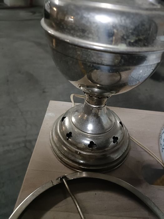 Candeeiro de cabeceira antigo