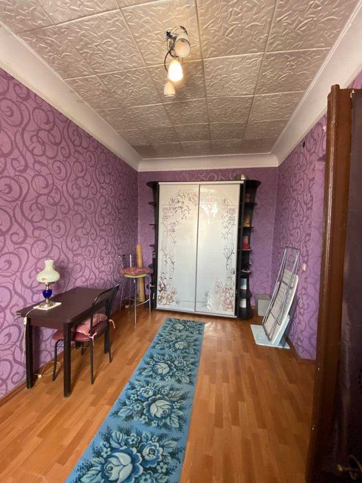 Продаётся двухкомнатная квартира по улице Соборности, ост. Театральная