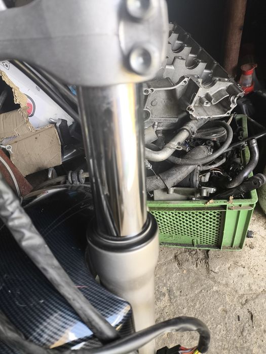 Suzuki GSX-R srad 600 lagi półki koło tarcze
