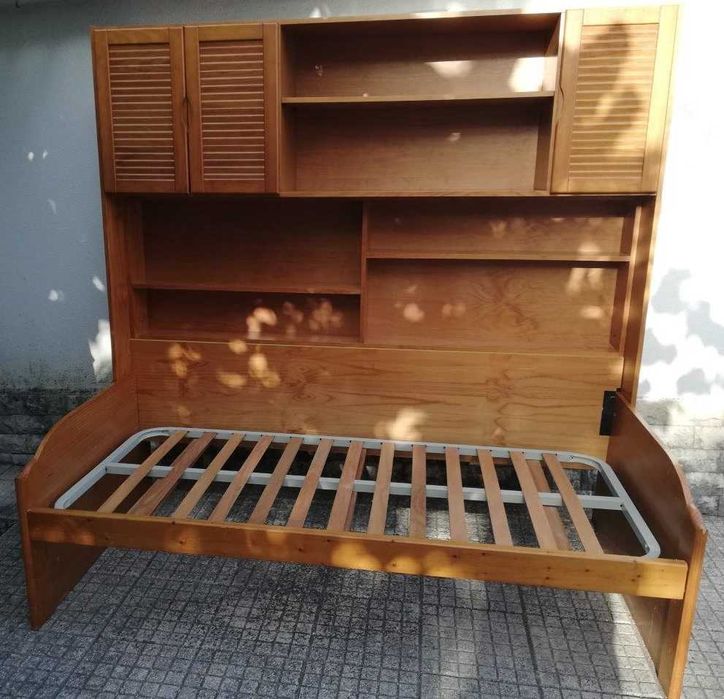 Estante-cama-colchão, individual (medidas na foto – 1,92mx1,92mx1,08m)