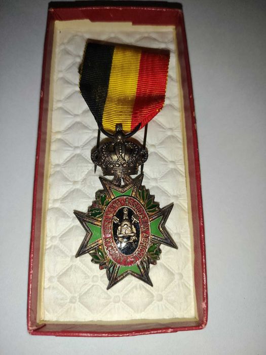 Lote de 8 Medalhas Belgas Originais (com caixas)