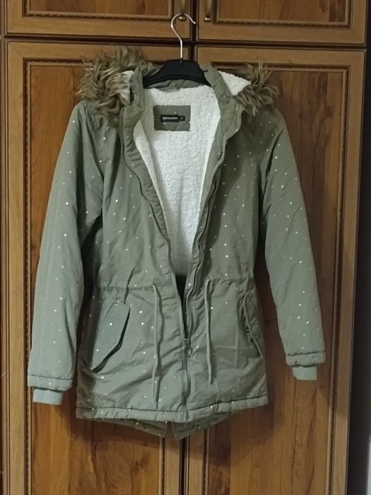 Używana kurtka dziewczęca 152