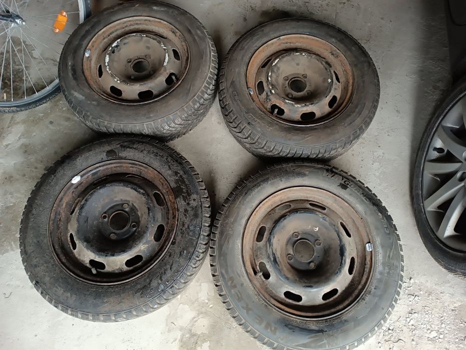 Opony zimowe z felgami