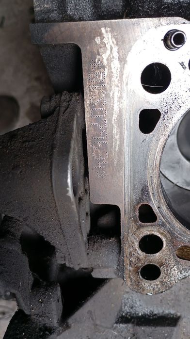 Продам мотор на тоурег 3,0 д маркіровка BKS на запчастини.ГБЦ.Шатуни.