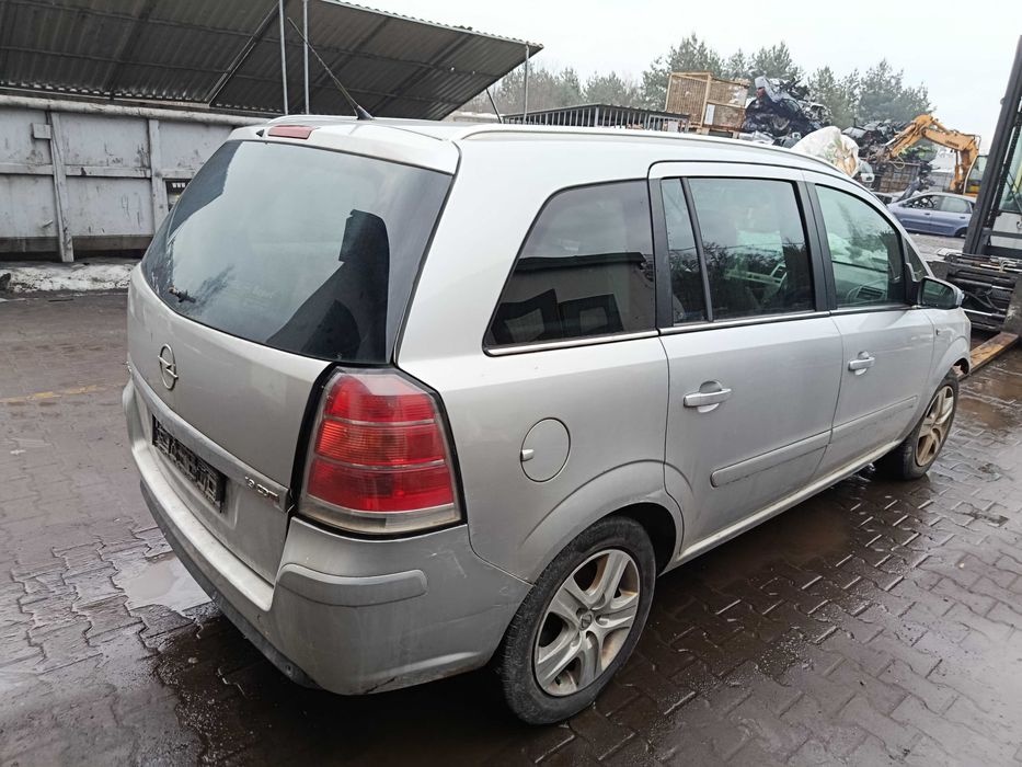 Opel Zafira Z19DT 2007r NA CZĘŚCI