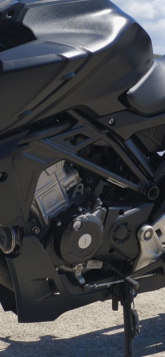 CB125R 2022 em excelente estado preço negociável