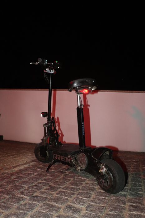 Trotinete elétrica com bateria de lítio
