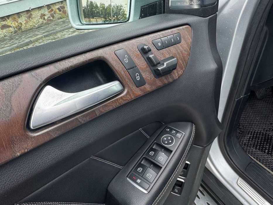 Mercedes-Benz GL450 2015рік 3.0 Бензин
