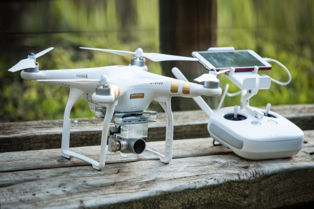 Drone Dji Phantom 3 Professional, adaptado para a pesca