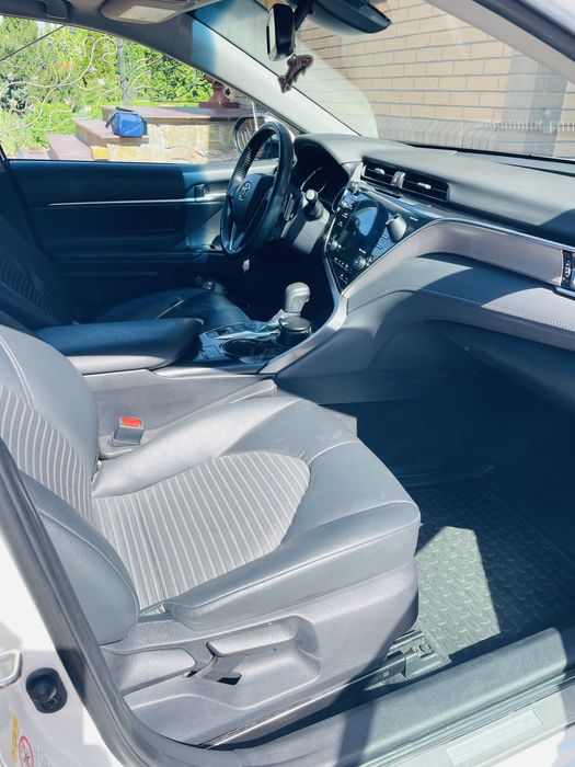 Toyota Camry 70 (гібрід) 2018 рік