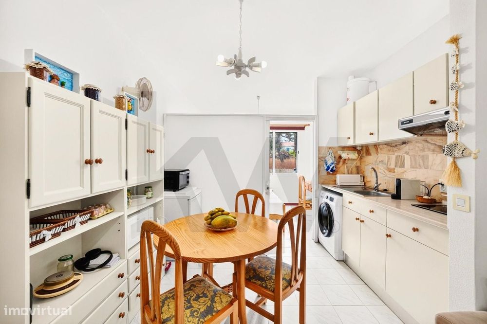 Estudio T0 com Garagem | Centro | Porto Santo