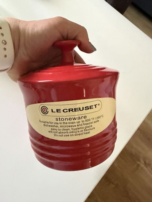 Le creuset pojemnik na sól