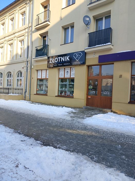 Wynajem lokalu handlowo - usługowy