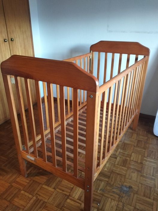 Berço em madeira