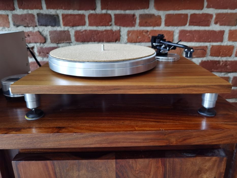 Gramofon Acoustic solid z ramieniem jelco  sa 750 db