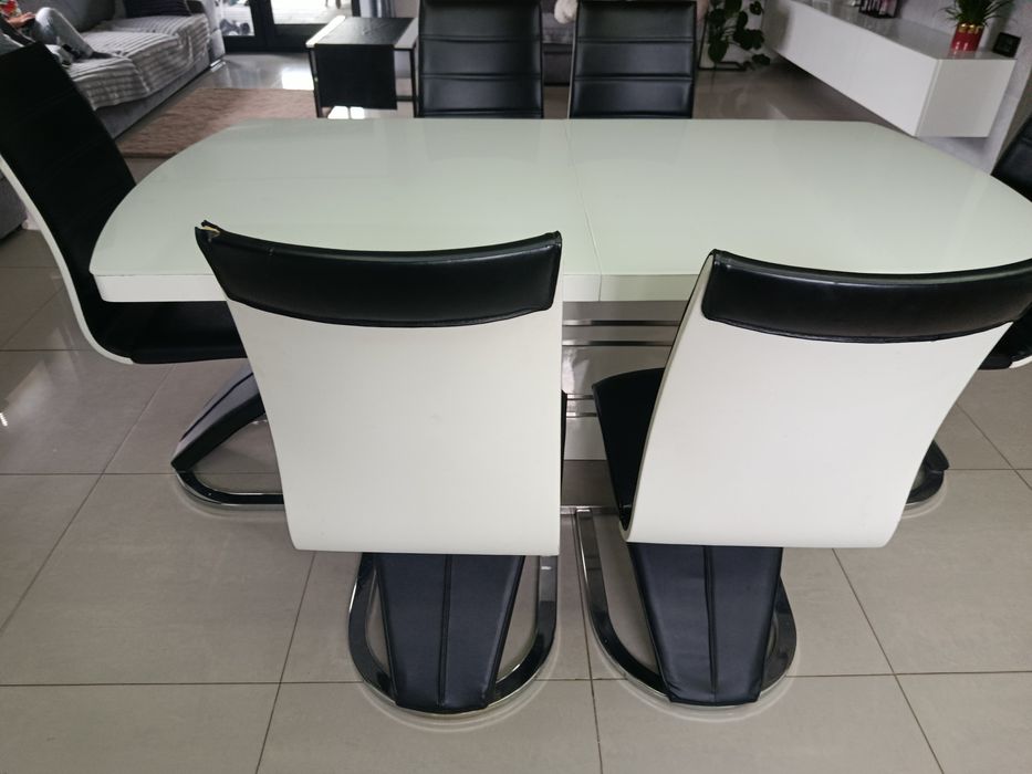 Stół z krzesłami Signal