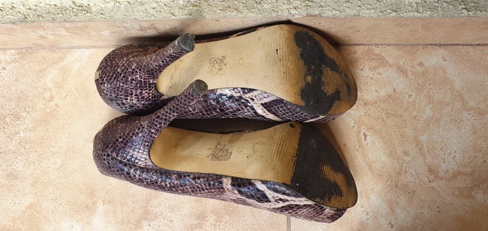 Buty szpilki GUESS rozmiar 36 wkładka 23cm wysokość 12cm
